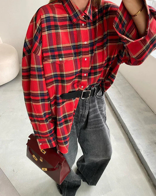 מכופתרת משבצות אדומה- אדל