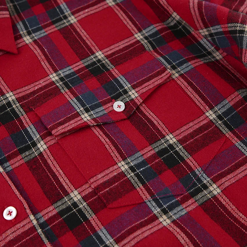 מכופתרת משבצות אדומה- אדל