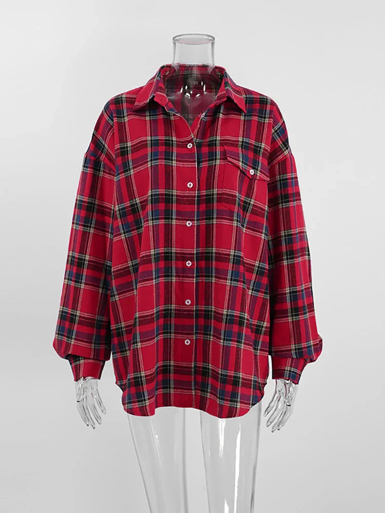 מכופתרת משבצות אדומה- אדל